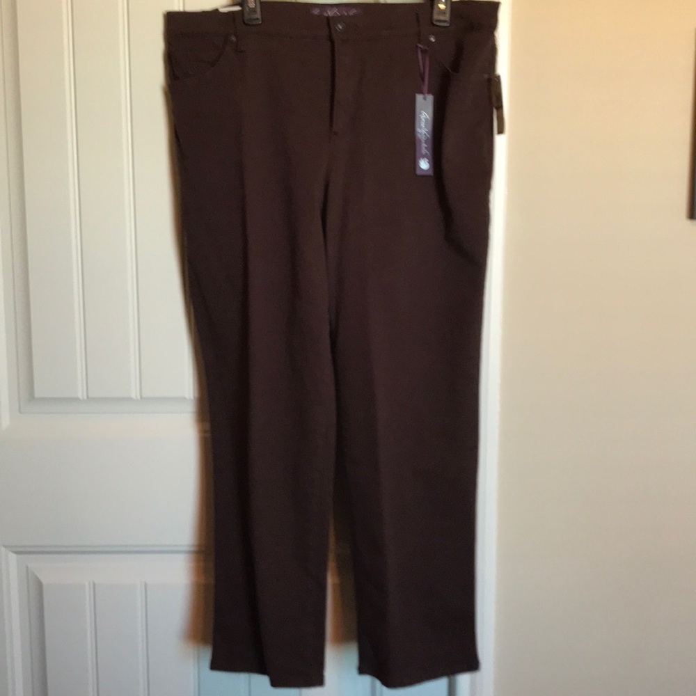 Gloria Vanderbilt brown Amanda jeans.